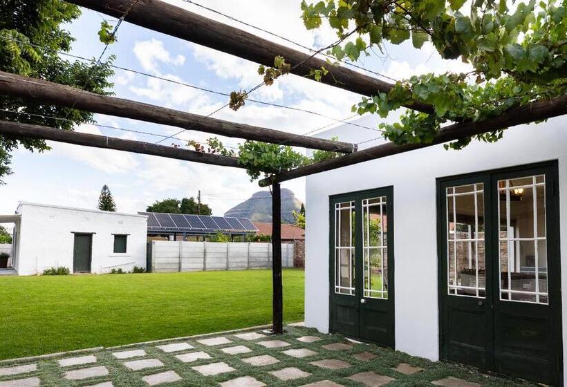 펜션 Victorian Square Guesthouse