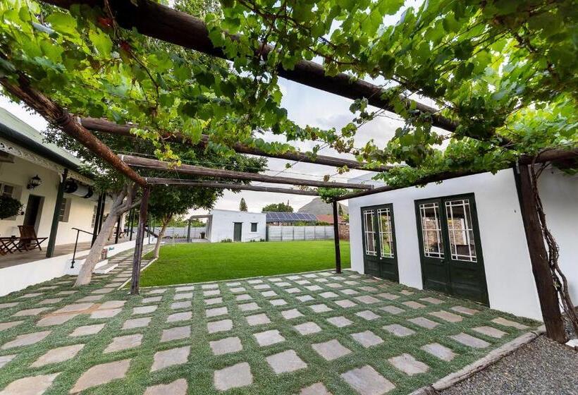 펜션 Victorian Square Guesthouse