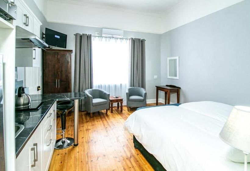 פנסיון Victorian Square Guesthouse