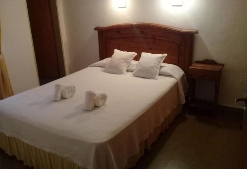 הוסטל Hosteria Rukalaf