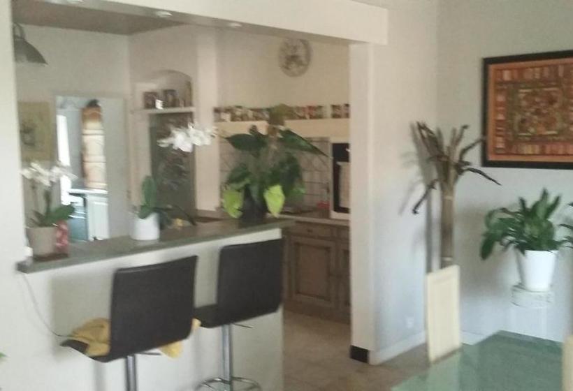 مبيت وإفطار Beau Mas Provençal Avec Piscine