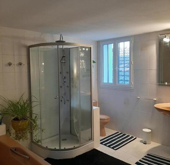 مبيت وإفطار Beau Mas Provençal Avec Piscine