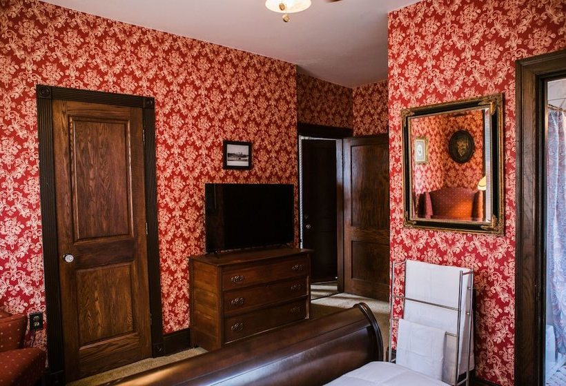 Brownsville Road House Bed & Breakfast