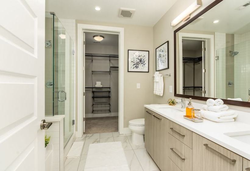 Chic Collection By No On Peachtree