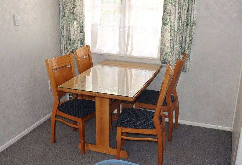 Colonial City Motel And Conference Centre