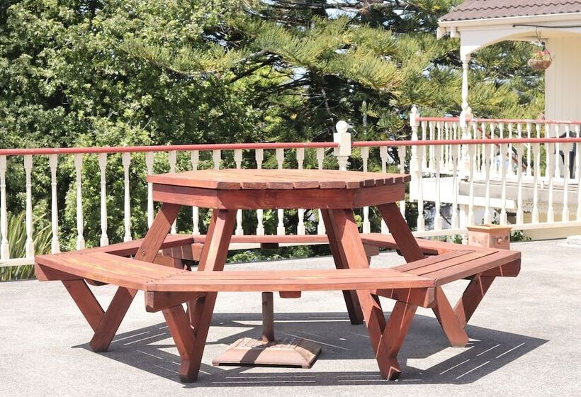 Colonial City Motel And Conference Centre