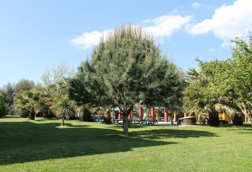 Despotiko Apartment Hotel & Suites