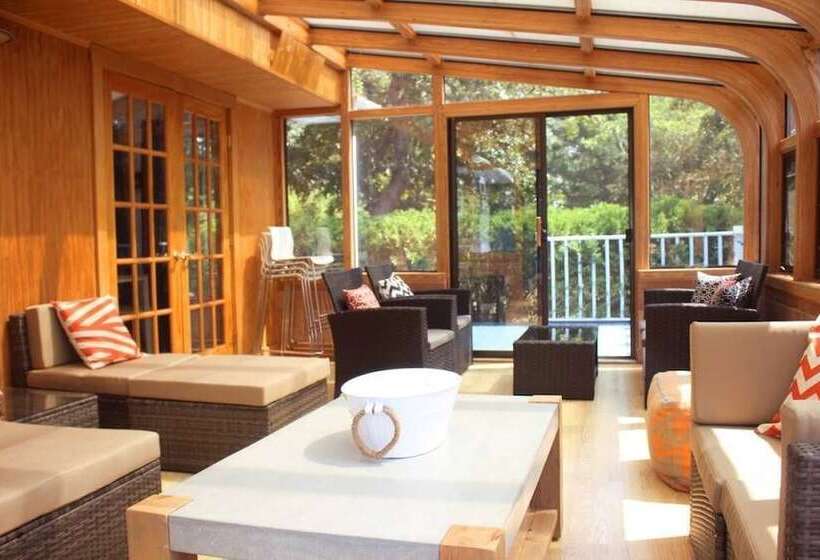 Gorgeous 3bd/2ba Vacation House In The Vineyard