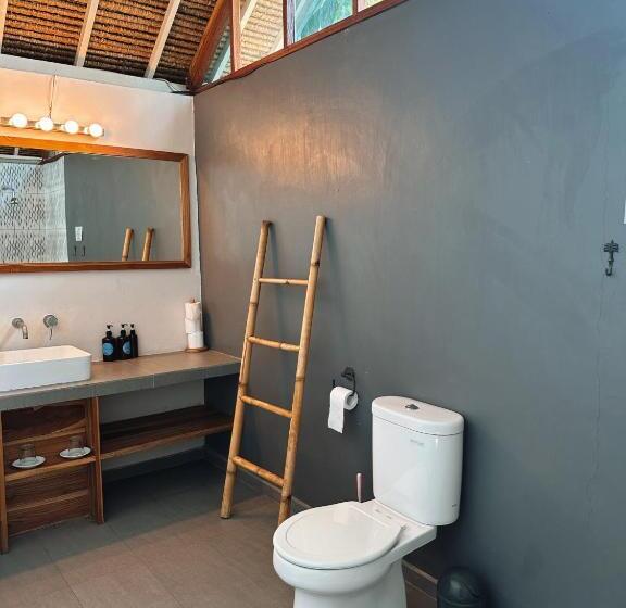 هتل Captain Goodtimes