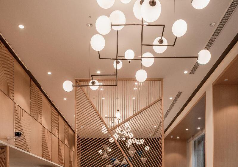 فندق Holiday Inn Express Ningbo City Center, An Ihg