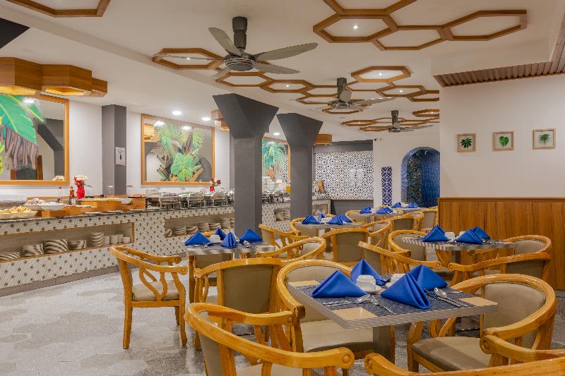 هتل Kaani Palm Beach