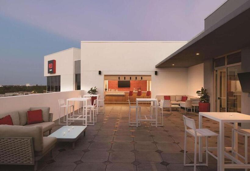 Kompose Boutique Hotel Miami Airport