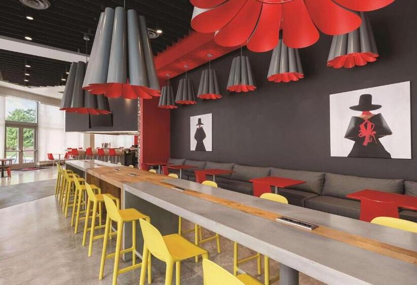 Kompose Boutique Hotel Miami Airport