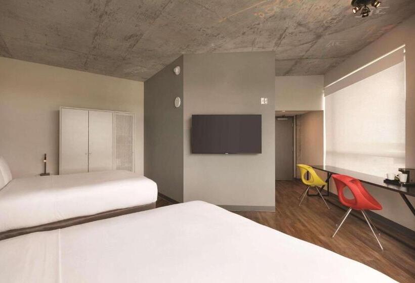 Kompose Boutique Hotel Miami Airport