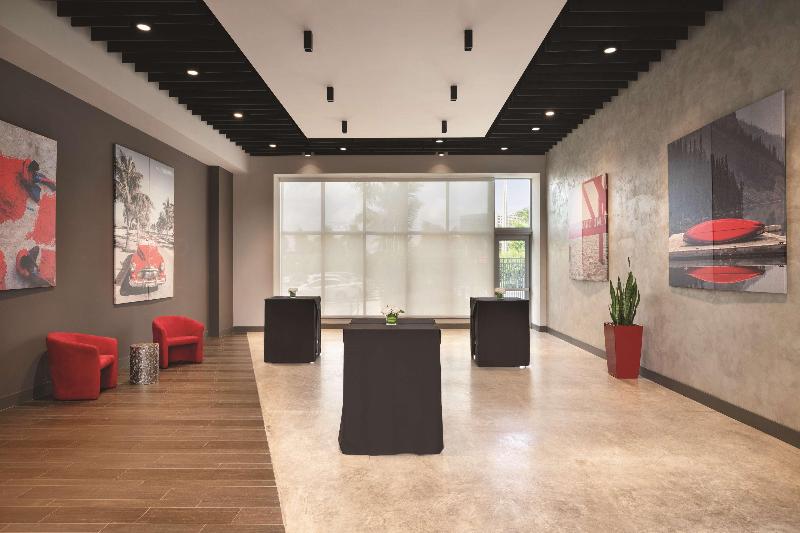 Kompose Boutique Hotel Miami Airport