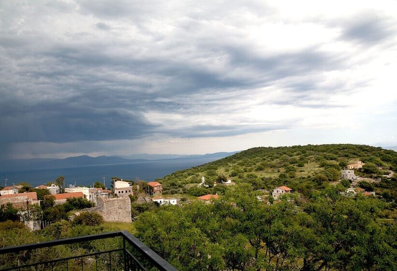 هتل Unique Hideaway With Serene Panoramic Views