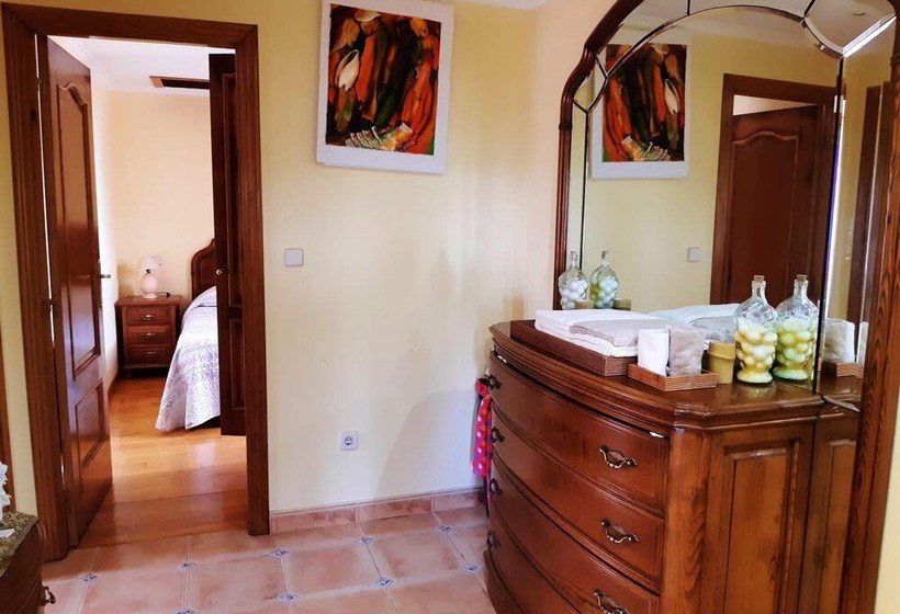 Spacious House With Mountain View In Carboeiro De Francia