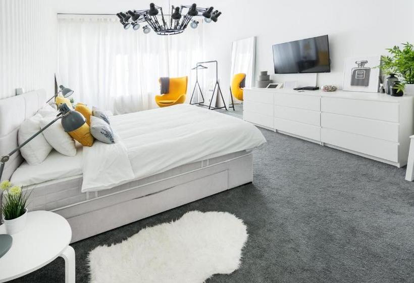 Angel Main Square Center Zagreb