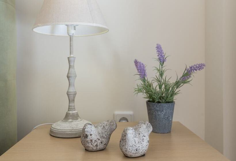 New Stylish Apartment With Sea View