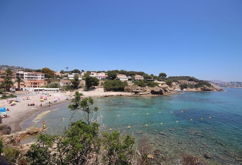 Only 100m To The Beach! Spacious Villa With Private Pool   12 People