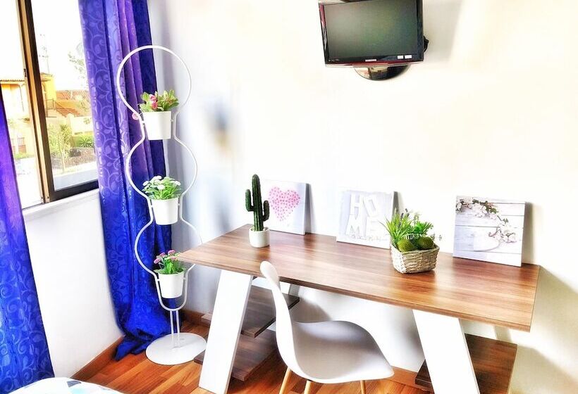 ペンション Bunga Love   Adults Only