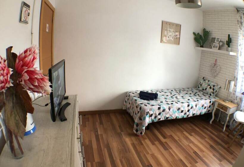 ペンション Bunga Love   Adults Only