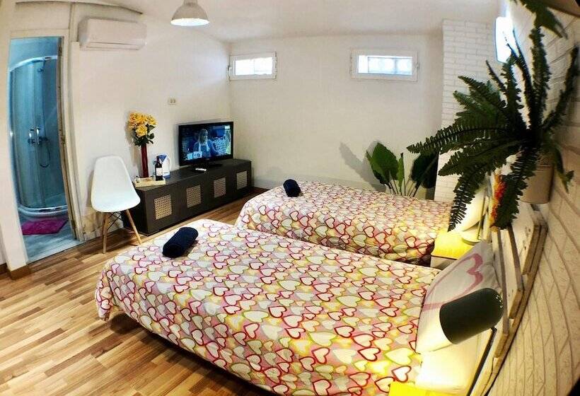 ペンション Bunga Love   Adults Only