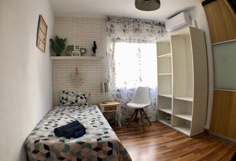 ペンション Bunga Love   Adults Only