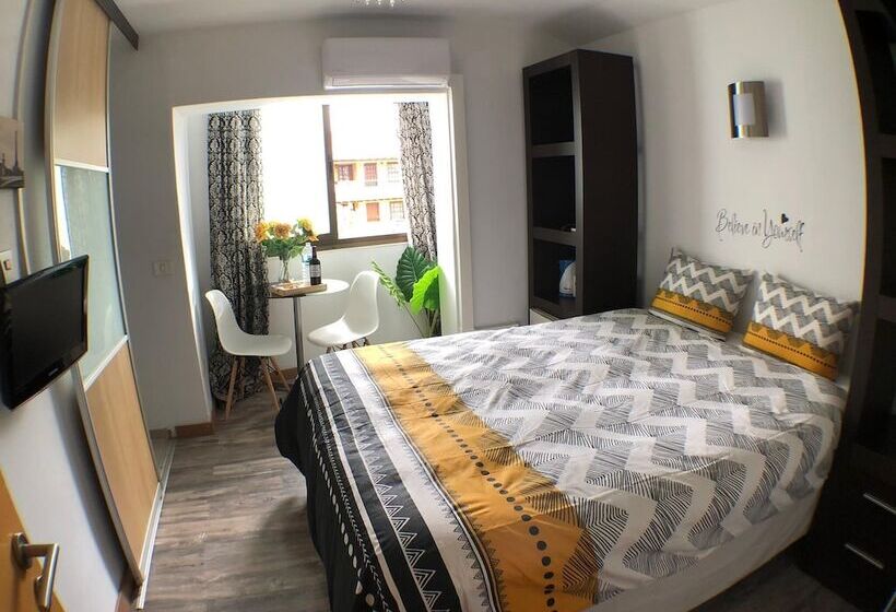 ペンション Bunga Love   Adults Only