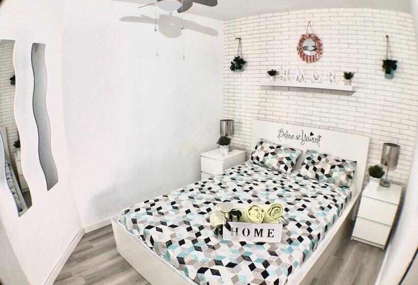 ペンション Bunga Love   Adults Only