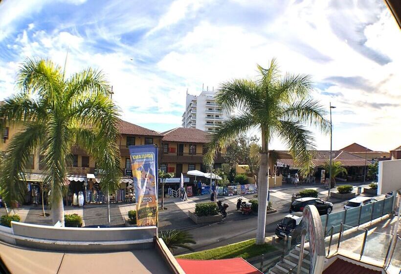 ペンション Bunga Love   Adults Only