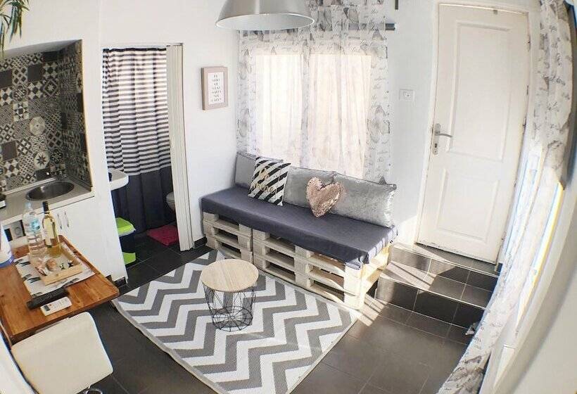 ペンション Bunga Love   Adults Only