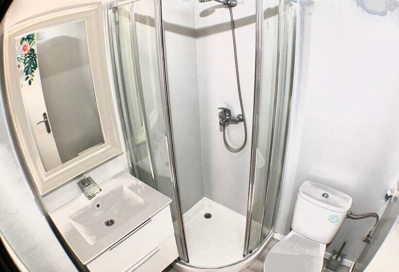 ペンション Bunga Love   Adults Only