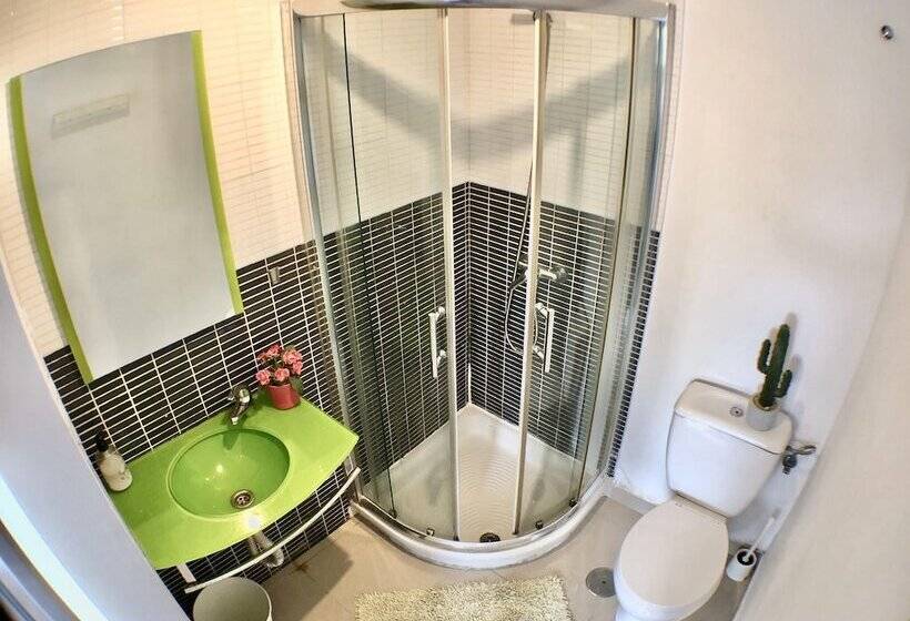 ペンション Bunga Love   Adults Only