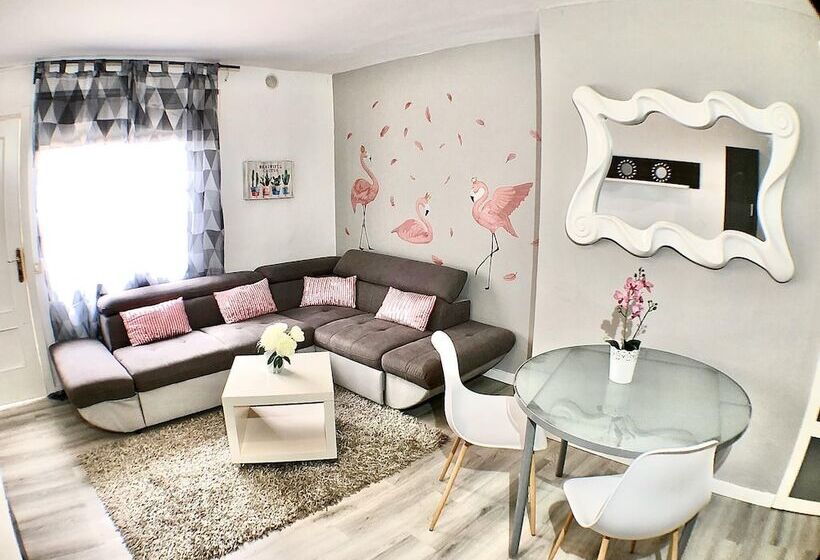 ペンション Bunga Love   Adults Only