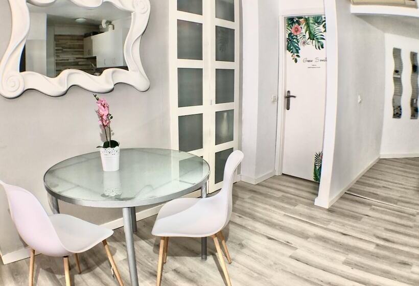 ペンション Bunga Love   Adults Only