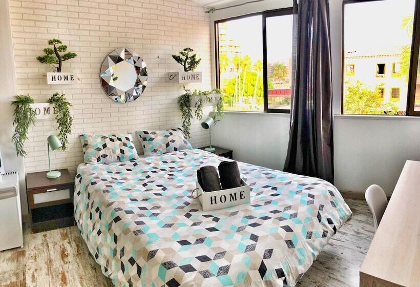 ペンション Bunga Love   Adults Only