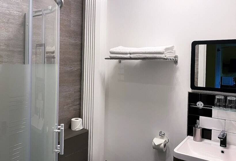 بنسيون Harlestone Retreat  Adults Only