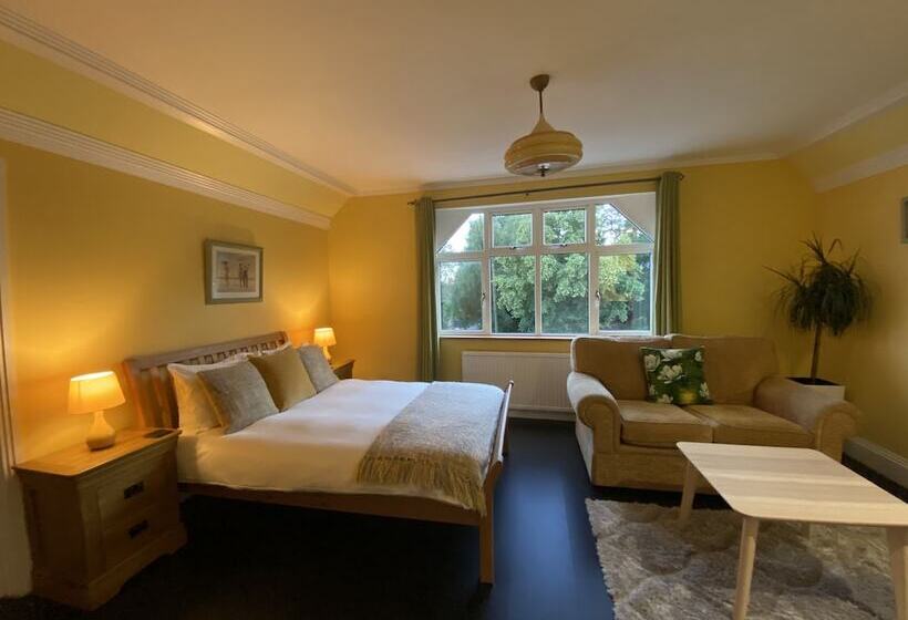 بنسيون Harlestone Retreat  Adults Only