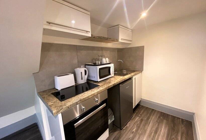 بنسيون Harlestone Retreat  Adults Only