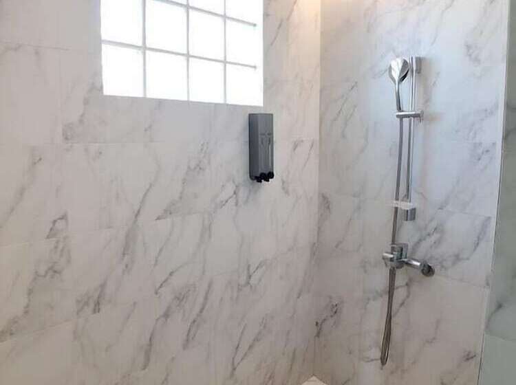 پانسیون Lea's Apartment A