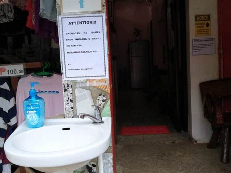 פנסיון Seacret Lodge