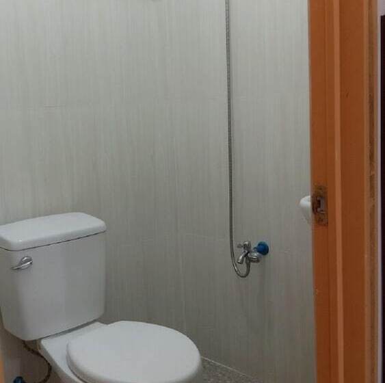 פנסיון Seacret Lodge