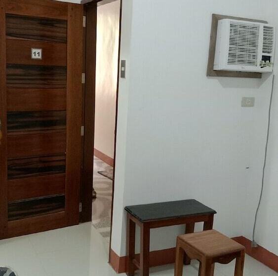 פנסיון Seacret Lodge