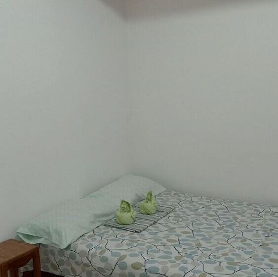 פנסיון Seacret Lodge