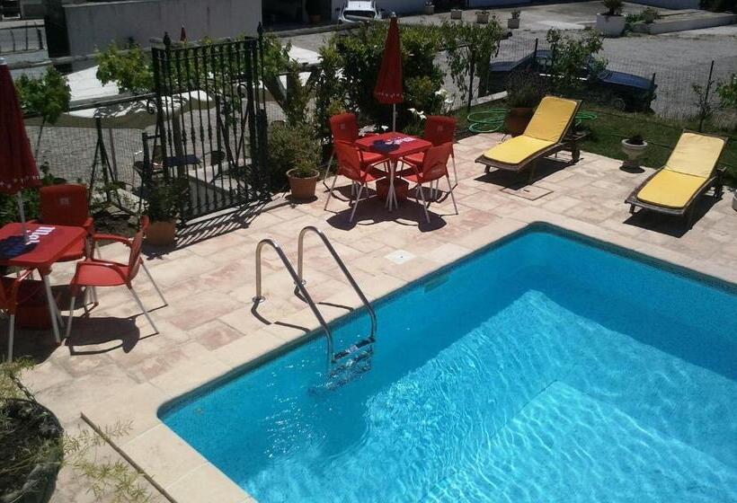 پانسیون Solar Quinta De São Carlos