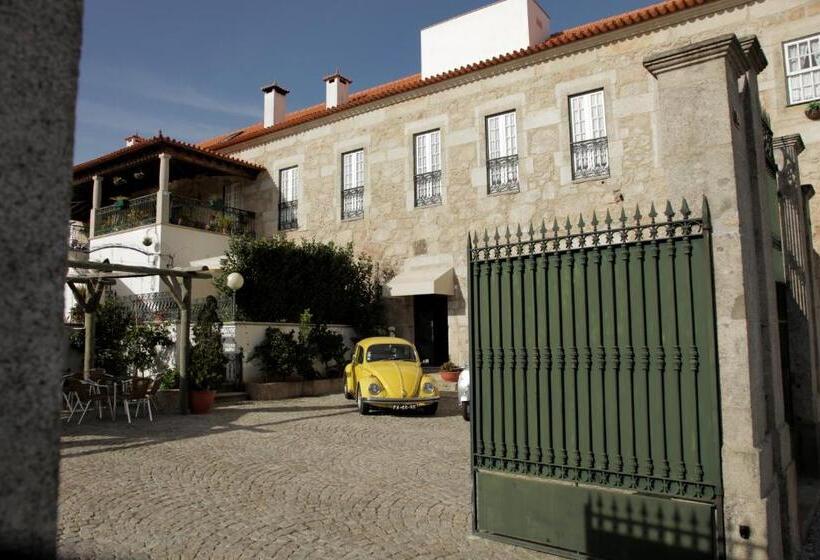 پانسیون Solar Quinta De São Carlos