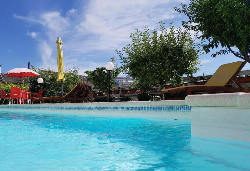 پانسیون Solar Quinta De São Carlos