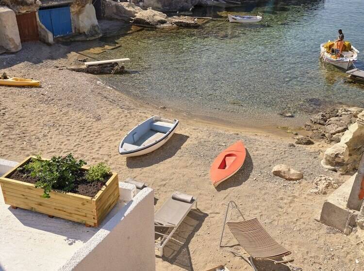 پانسیون The Elephant Goupa Beach