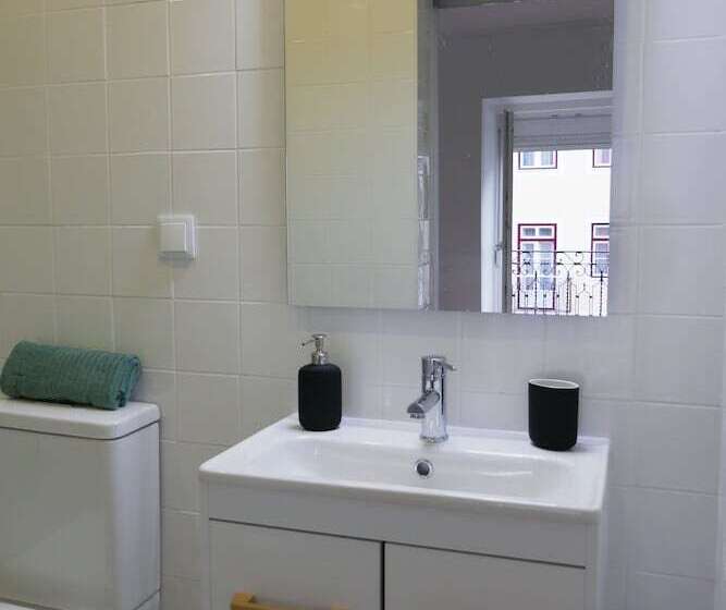 پانسیون Tt Anjos Lisbon Rooms